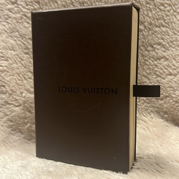LOUIS VUITTON Tortoise Lock and Key Bag Charm/Key Holder - Picture 9 of 16